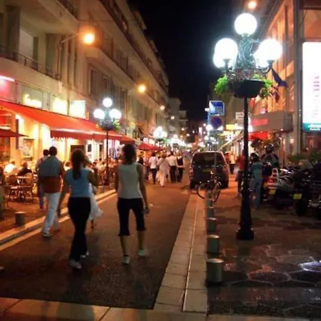 Apartman Center 2 Min Walk To Quiet Sunny Balcony