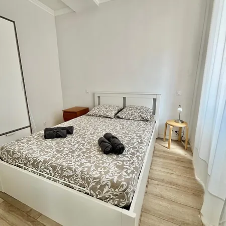 Center 2 Min Walk To Quiet Sunny Balcony