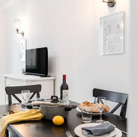 Apartamento Center 2 Min Walk To Quiet Sunny Balcony