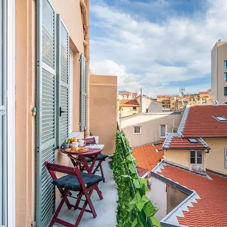 Center 2 Min Walk To Quiet Sunny Balcony *